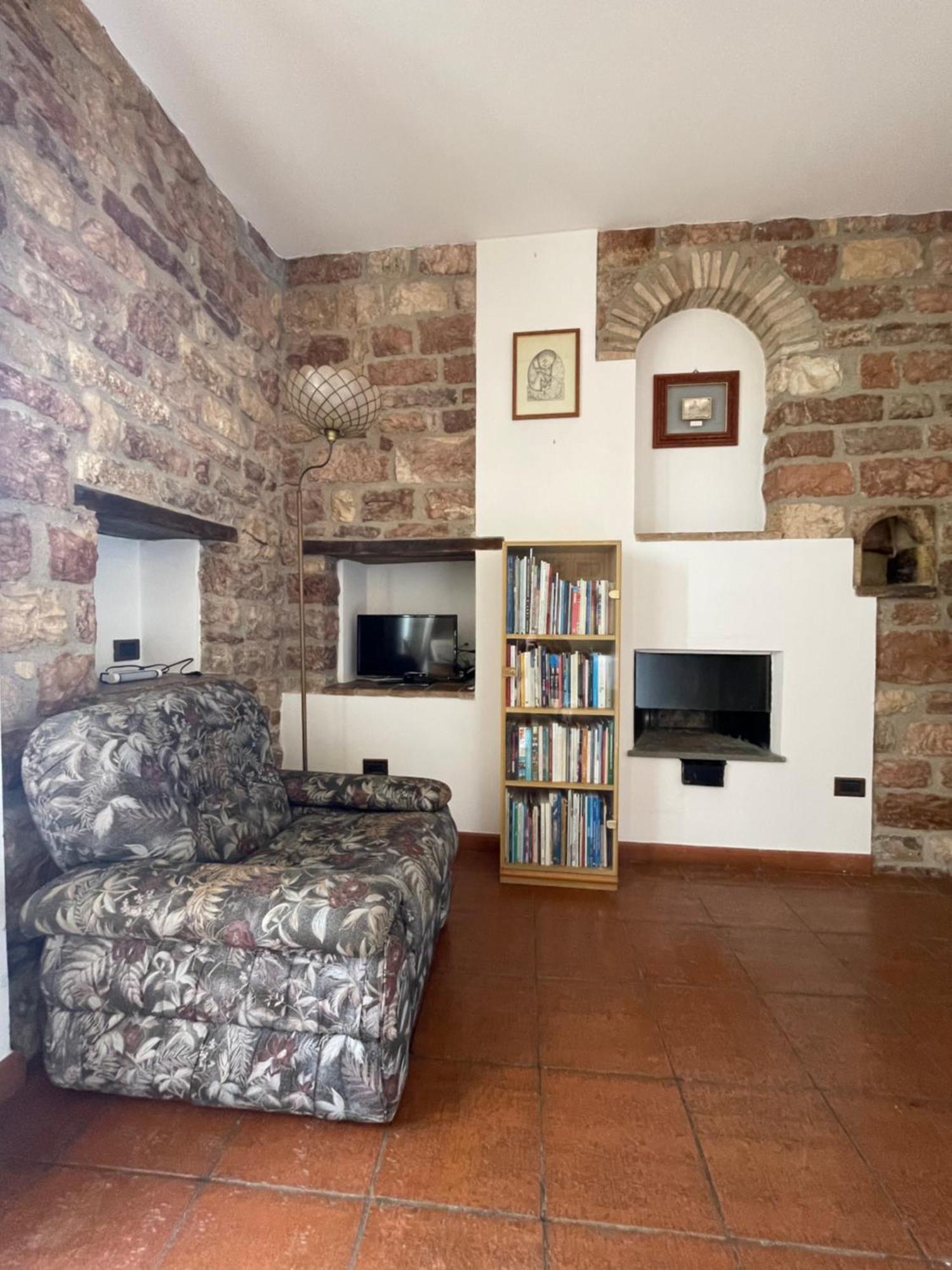 Happy House - Porta San Giacomo Apartment Assisi Ngoại thất bức ảnh