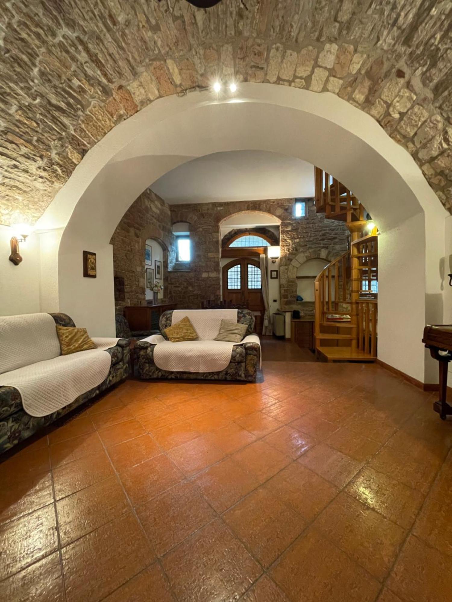 Happy House - Porta San Giacomo Apartment Assisi Ngoại thất bức ảnh